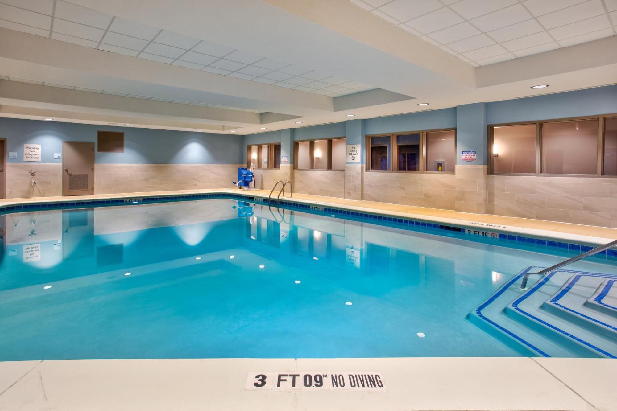 Holiday Inn Express Augusta North By Ihg Exterior photo